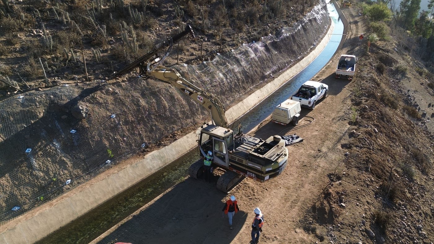 Construcción de canal o vía con revestimiento, obras civiles Coquimbo